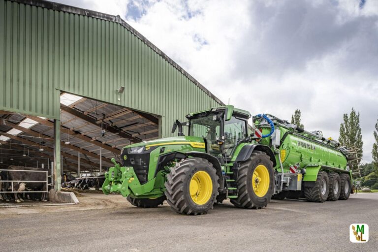 John Deere bietet für die 8R Traktoren eine Reifenruckregelanlage ab Werk an – Gesunder Boden / Weniger Emissionen /Mehr Leistung