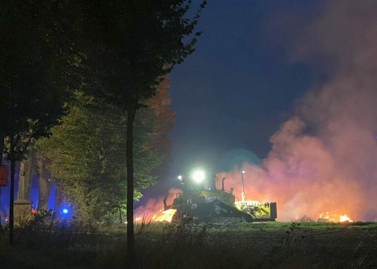 Brennende Strohballen in  Recklinghausen