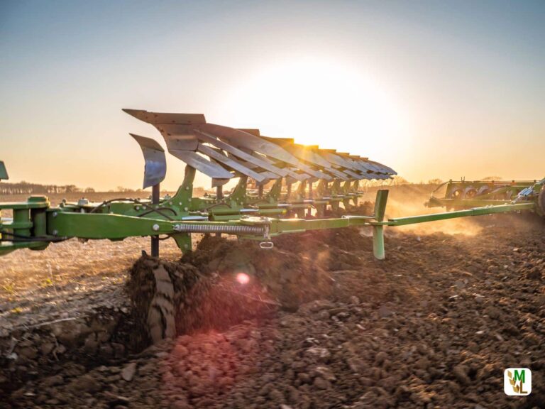 Neues Flaggschiff im Pflugbereich von Amazone – Aufsatteldrehpflug Tyrok 400