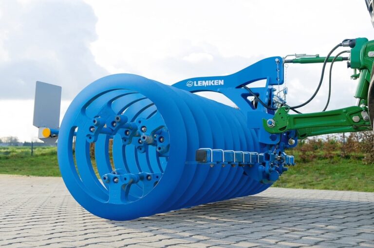 Neuer spurtreuer VarioPack Frontpacker von LEMKEN