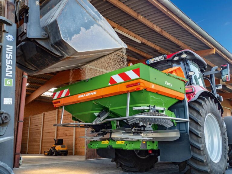 AMAZONE gibt bei Düngerstreuer sieben Jahre Herstellergarantie gegen Durchrosten