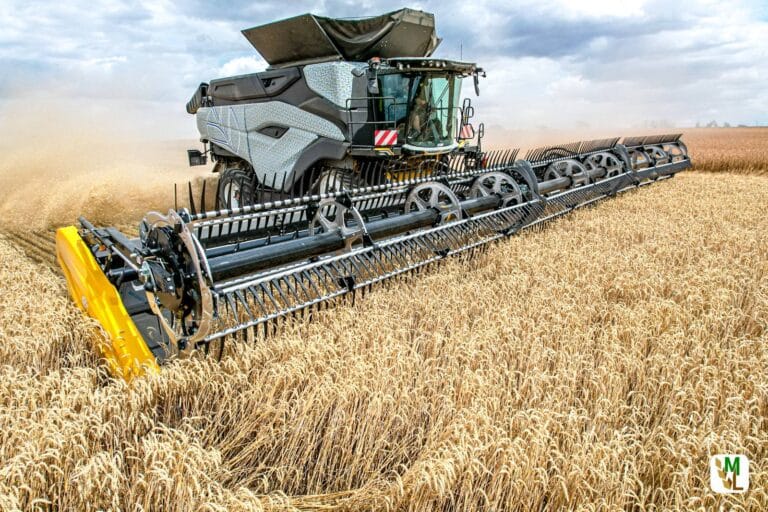 Neuer New Holland Doppel-Axialrotor-Mähdrescher CR mit Goldmedaille ausgezeichnet