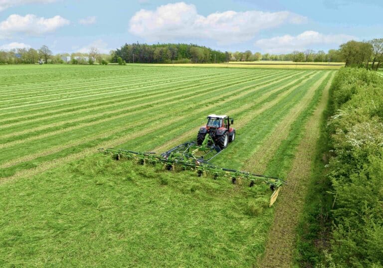 Krone Vendro C 1340 – Neuer Kreiselzettwender mit über 13 m Arbeitsbreite