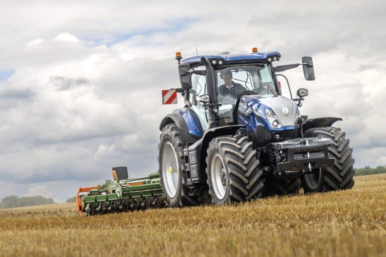 New Holland präsentiert neue T7-Traktoren mit Standardradstand