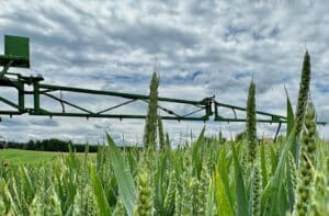 Pflanzenschutz im Getreidebestand mit Fungizid im T1 und T2 Einsatz