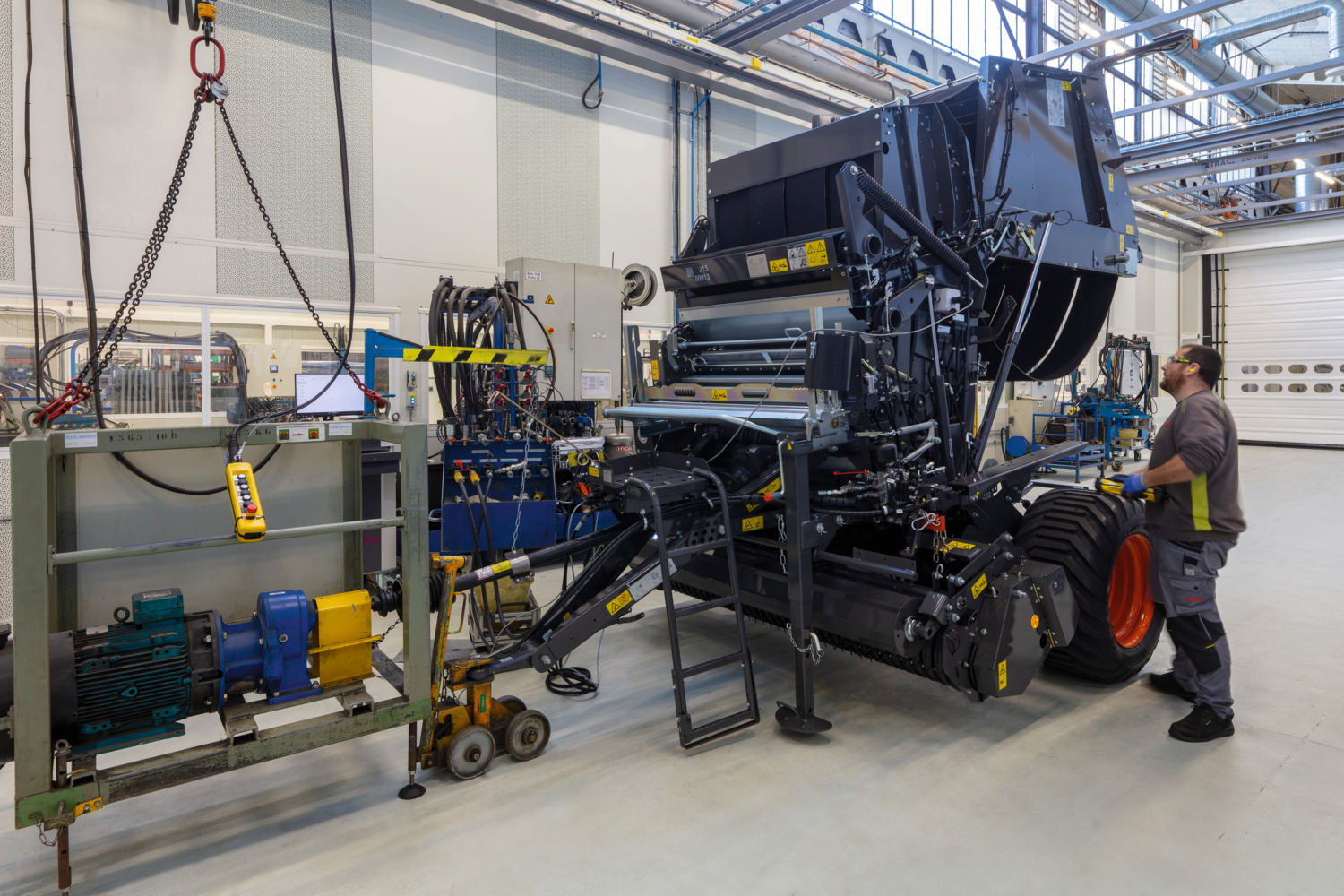 CLAAS investiert 3,3 Mio. Euro in Ballenpressen-Werk Metz – Start für CEREX und CUBIX 5 1076135 27 5