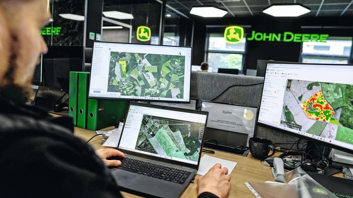 Von der Parallelfahrt zur vernetzten Flotte: John Deere feiert 25 Jahre Spurführung 2 john deere gps 1